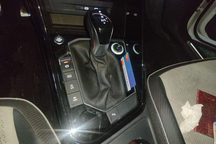 Used Volkswagen Tayron X 2024 330TSI Two-Wheel-Drive Prestige High-Energy Edition Gear Lever