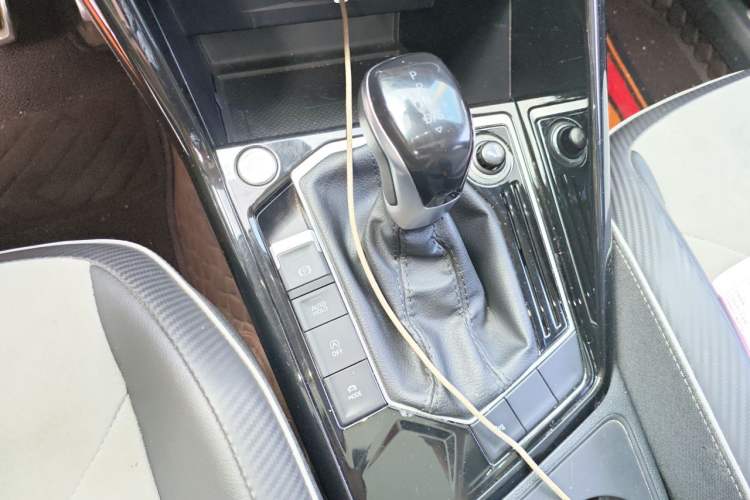 Used Volkswagen Tayron X 2024 330TSI Two-Wheel-Drive Prestige High-Energy Edition Gear Lever