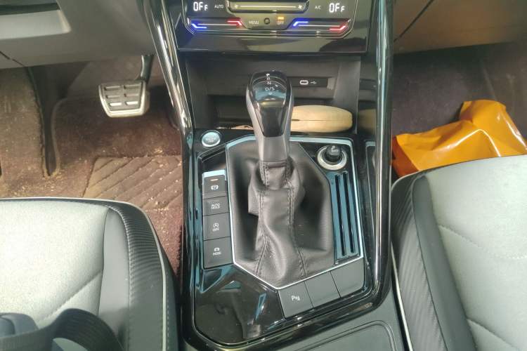 Used Volkswagen Tayron X 2024 330TSI Two-Wheel-Drive Prestige High-Energy Edition Gear Lever