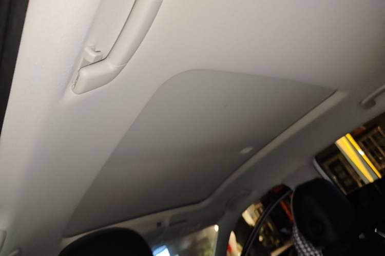 Used Volkswagen Tayron X 2024 330TSI Two-Wheel-Drive Prestige High-Energy Edition Headliner