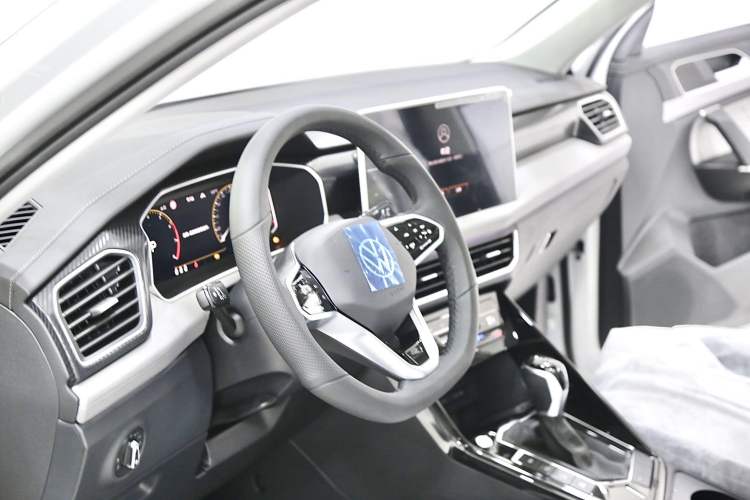 Used Volkswagen Tayron X 2024 330TSI Two-Wheel-Drive Prestige High-Energy Edition Interior 4