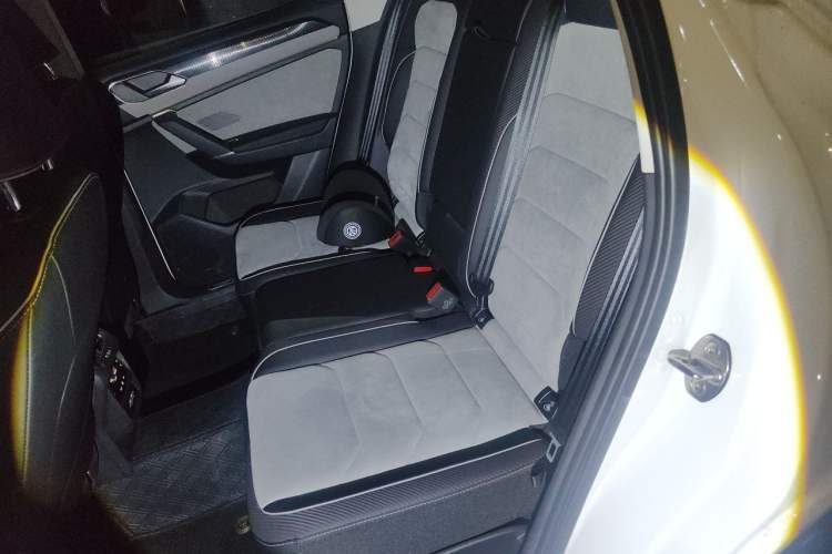 Used Volkswagen Tayron X 2024 330TSI Two-Wheel-Drive Prestige High-Energy Edition Left Rear Seat