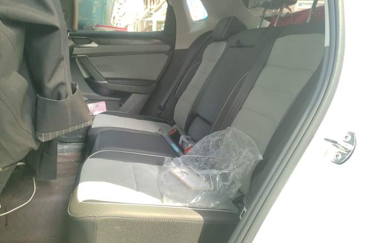 Used Volkswagen Tayron X 2024 330TSI Two-Wheel-Drive Prestige High-Energy Edition Left Rear Seat