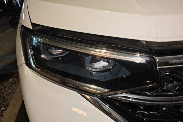 Used Volkswagen Tayron X 2024 330TSI Two-Wheel-Drive Prestige High-Energy Edition Right Front Headlight