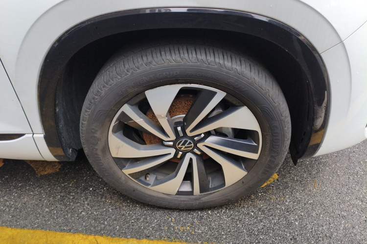 Used Volkswagen Tayron X 2024 330TSI Two-Wheel-Drive Prestige High-Energy Edition Right Front Wheel Hub