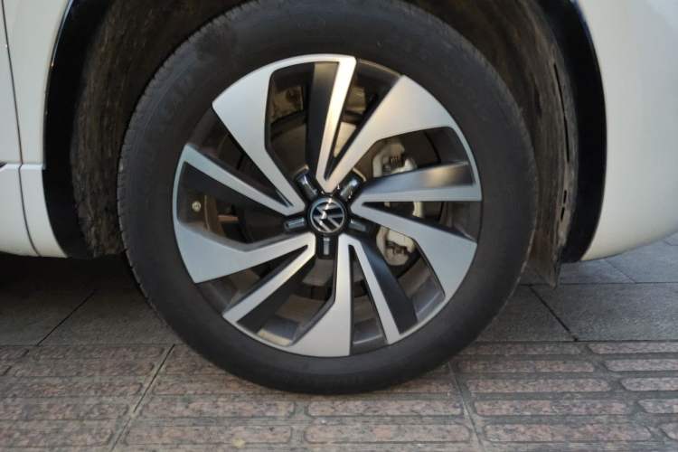 Used Volkswagen Tayron X 2024 330TSI Two-Wheel-Drive Prestige High-Energy Edition Right Front Wheel Hub