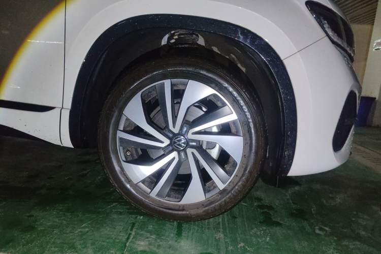 Used Volkswagen Tayron X 2024 330TSI Two-Wheel-Drive Prestige High-Energy Edition Right Front Wheel Hub