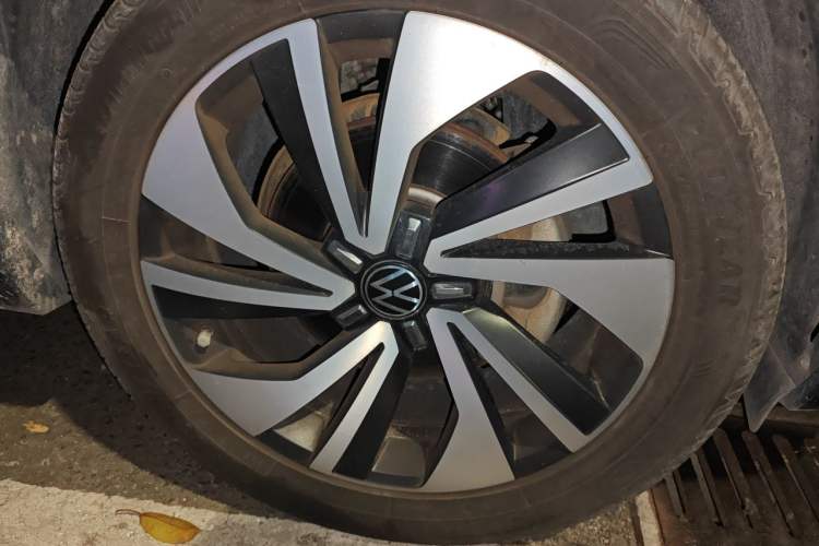 Used Volkswagen Tayron X 2024 330TSI Two-Wheel-Drive Prestige High-Energy Edition Right Front Wheel Hub