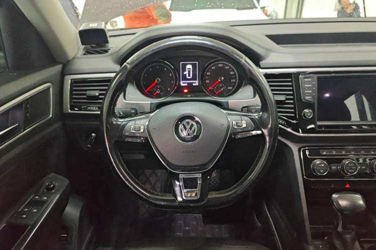 Used Volkswagen Teramont 2017 530 V6 Four-Wheel Drive Luxury Edition Steering Wheel