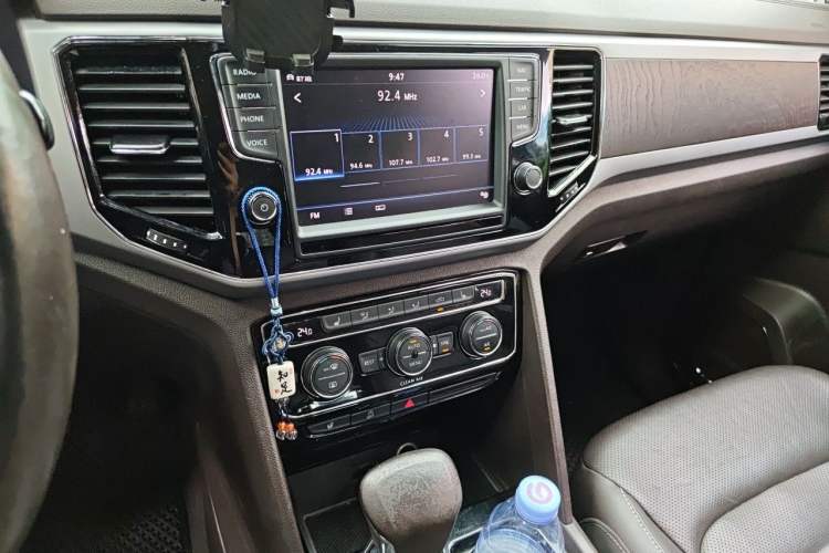 Used Volkswagen Teramont 2017 530 V6 Four-Wheel Drive Flagship Edition Audio And AC Panel
