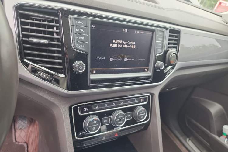 Used Volkswagen Teramont 2017 330TSI Two-Wheel-Drive Luxury Edition Audio And AC Panel