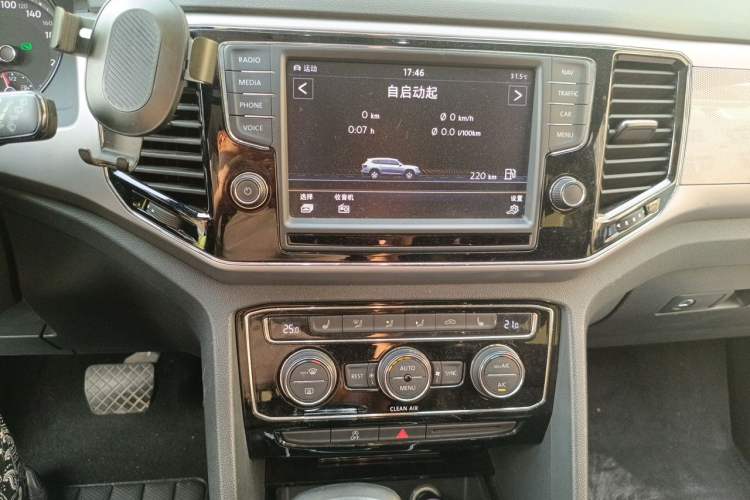 Used Volkswagen Teramont 2017 380TSI Four-Wheel Drive Luxury Edition Audio And AC Panel
