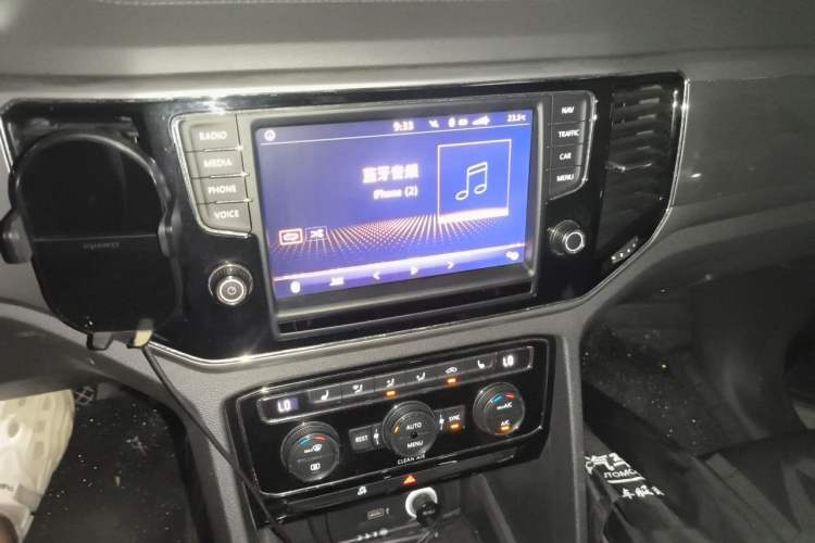Used Volkswagen Teramont 2017 330TSI Two-Wheel-Drive Luxury Edition Audio And AC Panel