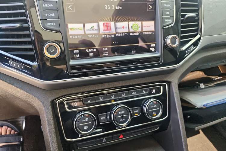Used Volkswagen Teramont 2017 380TSI Four-Wheel Drive Luxury Edition Audio And AC Panel