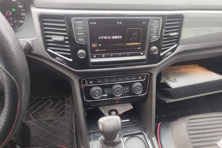 Used Volkswagen Teramont 2017 380TSI Four-Wheel Drive Luxury Edition Audio And AC Panel