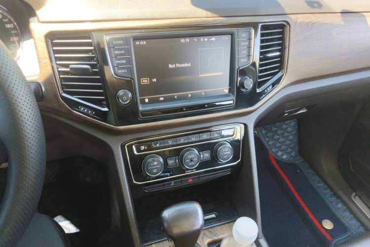 Used Volkswagen Teramont 2017 380TSI Four-Wheel Drive Luxury Edition Audio And AC Panel