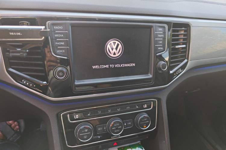 Used Volkswagen Teramont 2017 380TSI Four-Wheel Drive Luxury Edition Audio And AC Panel