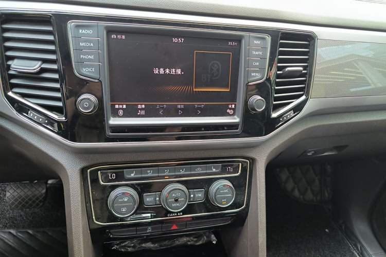 Used Volkswagen Teramont 2017 380TSI Four-Wheel Drive Luxury Edition Audio And AC Panel