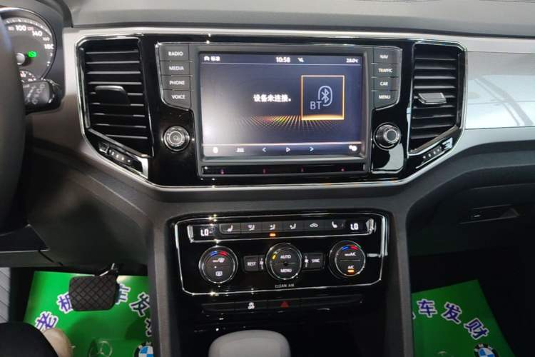 Used Volkswagen Teramont 2017 380TSI Four-Wheel Drive Luxury Edition Audio And AC Panel