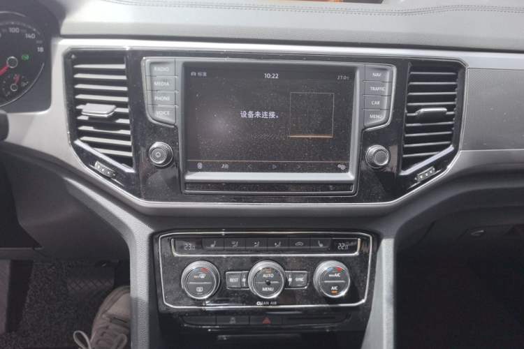 Used Volkswagen Teramont 2017 380TSI Four-Wheel Drive Luxury Edition Audio And AC Panel