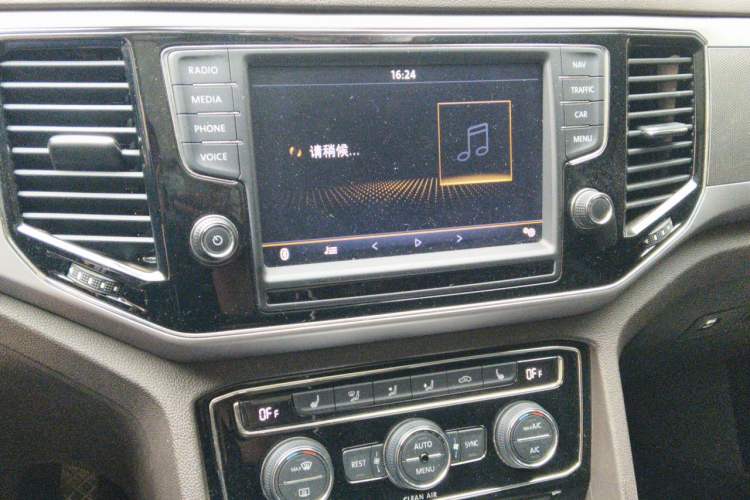 Used Volkswagen Teramont 2017 380TSI Four-Wheel Drive Luxury Edition Audio And AC Panel