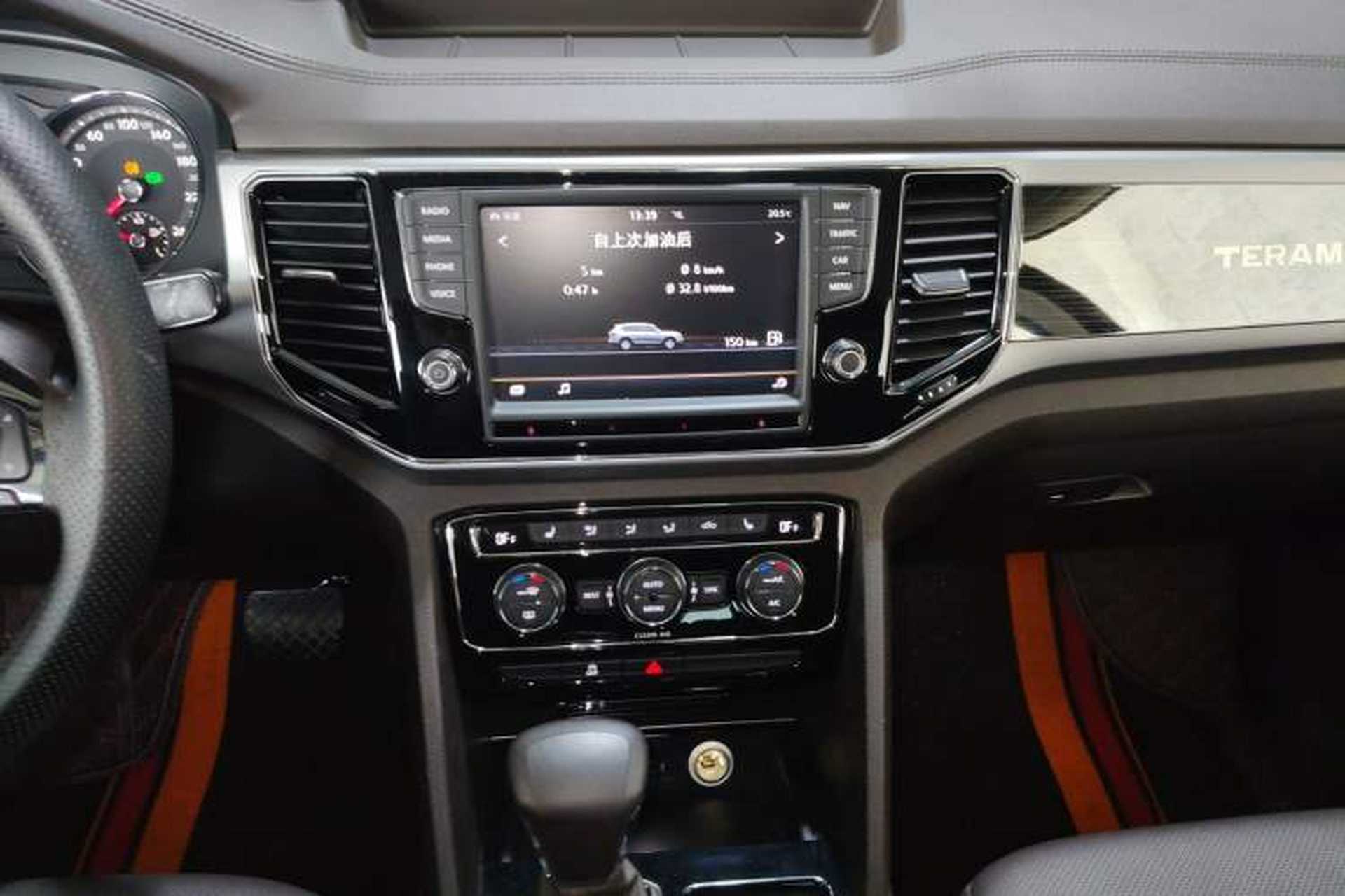 Used Volkswagen Teramont 2017 380TSI Four-Wheel Drive Luxury Edition Audio And AC Panel