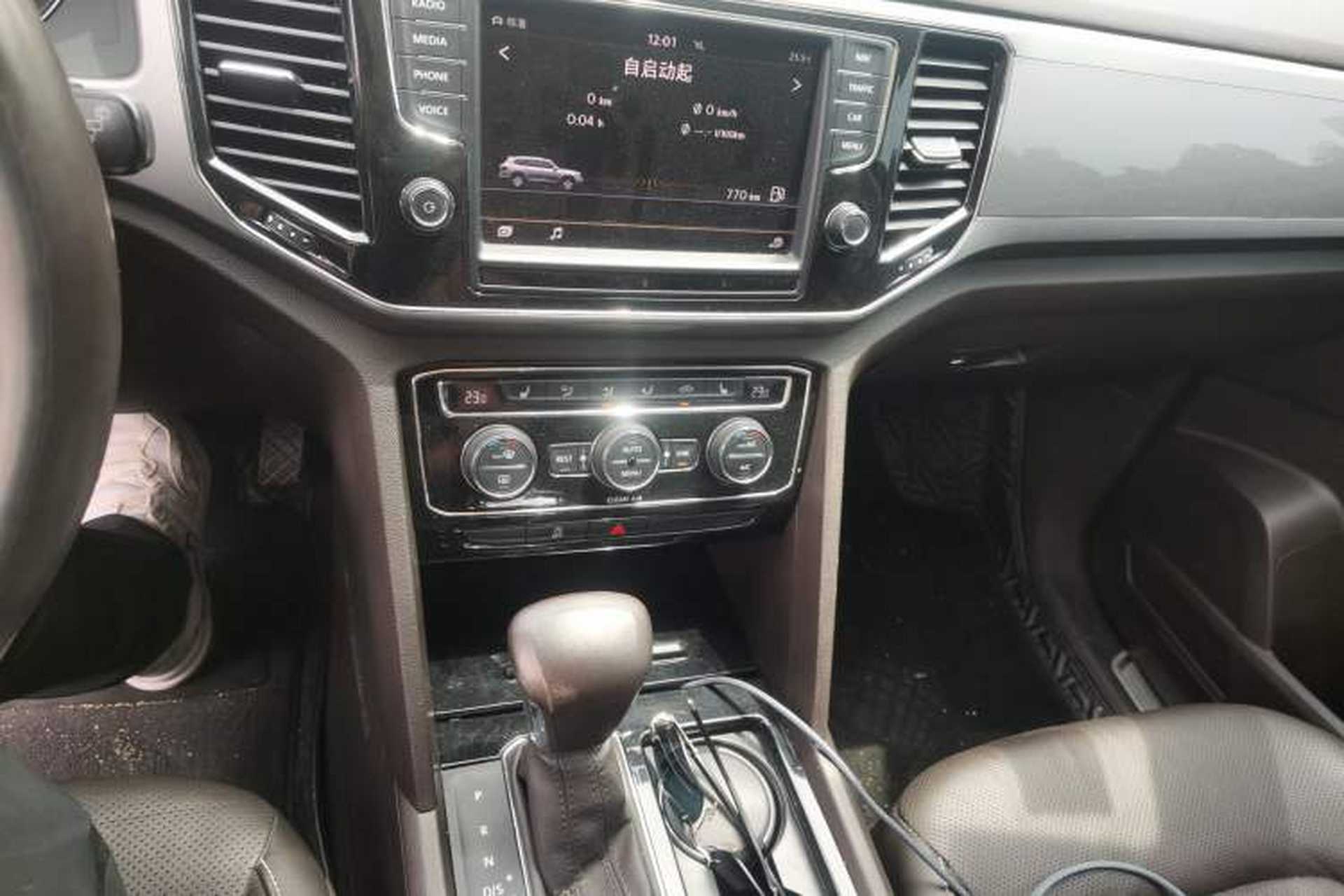 Used Volkswagen Teramont 2017 380TSI Four-Wheel Drive Luxury Edition Audio And AC Panel