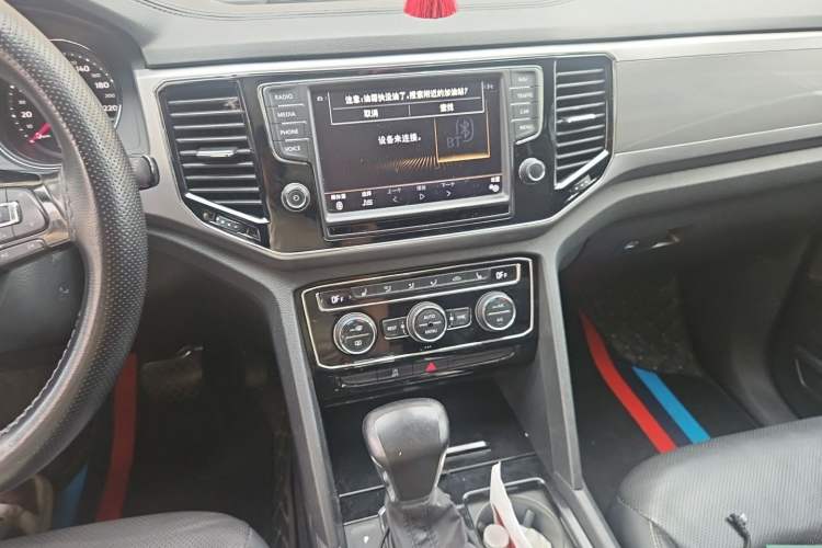 Used Volkswagen Teramont 2017 380TSI Four-Wheel Drive Luxury Edition Audio And AC Panel