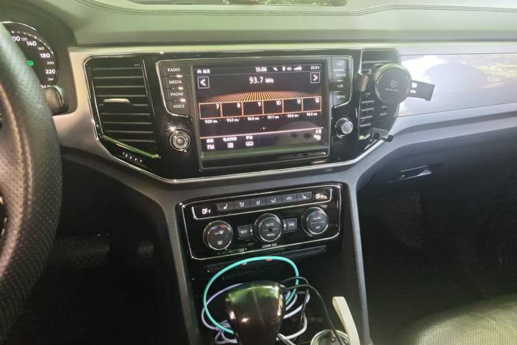 Used Volkswagen Teramont 2017 380TSI Four-Wheel Drive Luxury Edition Audio And AC Panel
