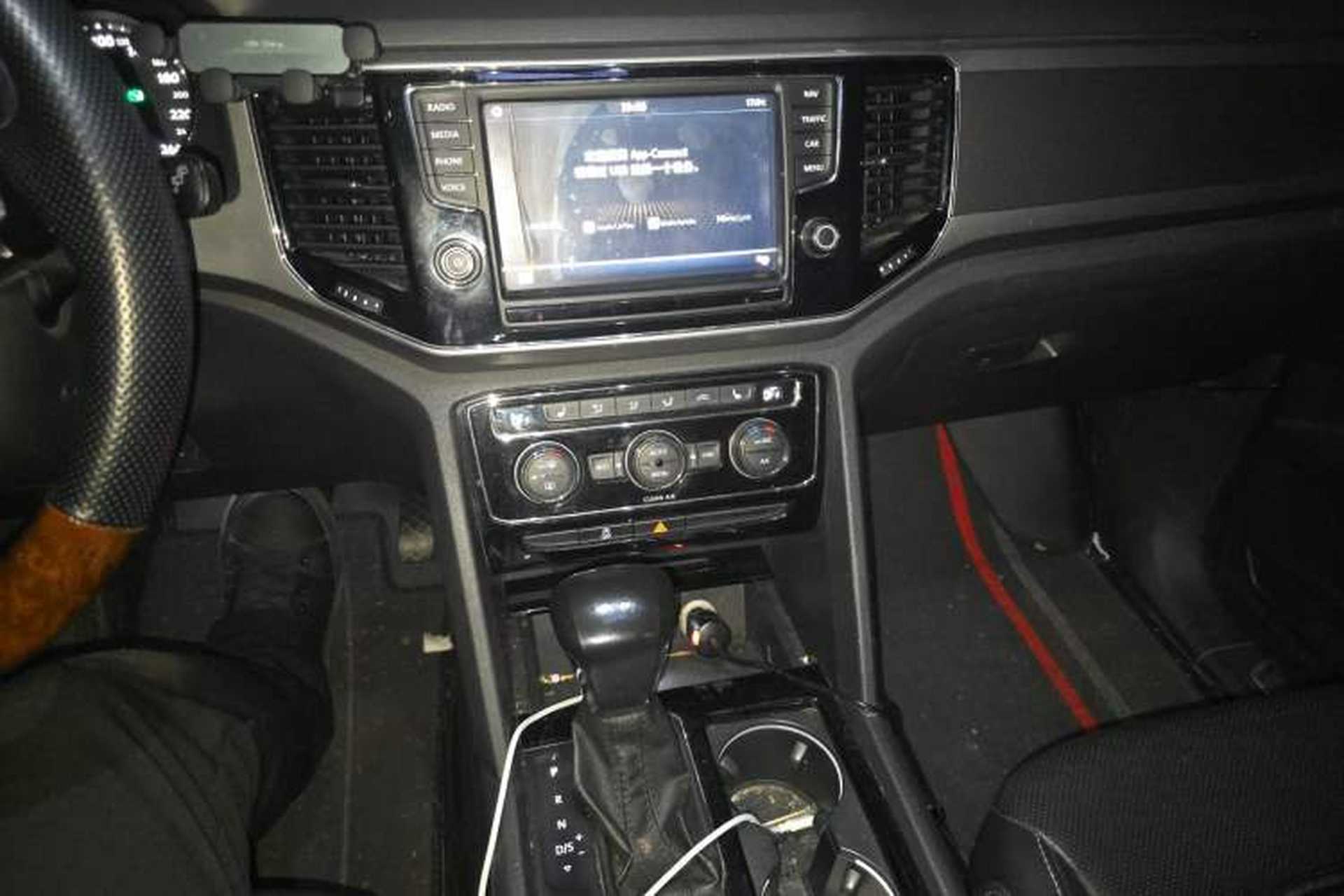 Used Volkswagen Teramont 2017 330TSI Two-Wheel-Drive Luxury Edition Audio And AC Panel
