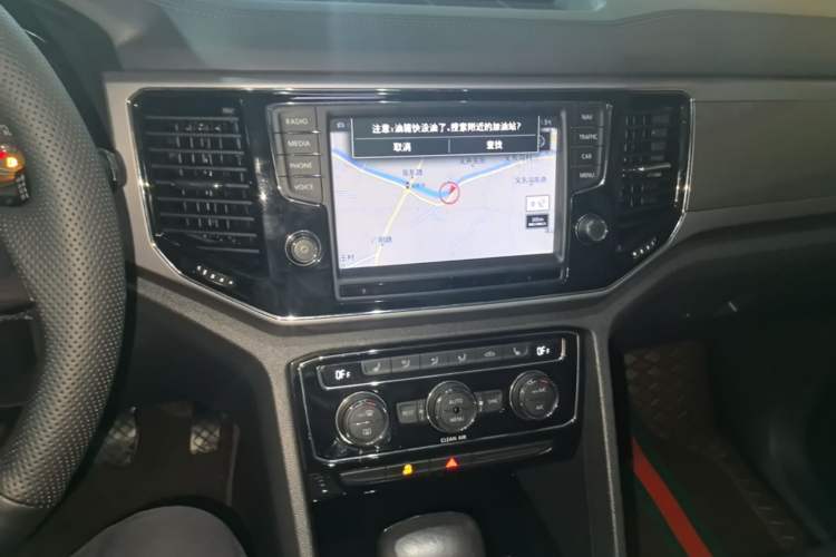 Used Volkswagen Teramont 2017 530 V6 Four-Wheel Drive Luxury Edition Audio And AC Panel