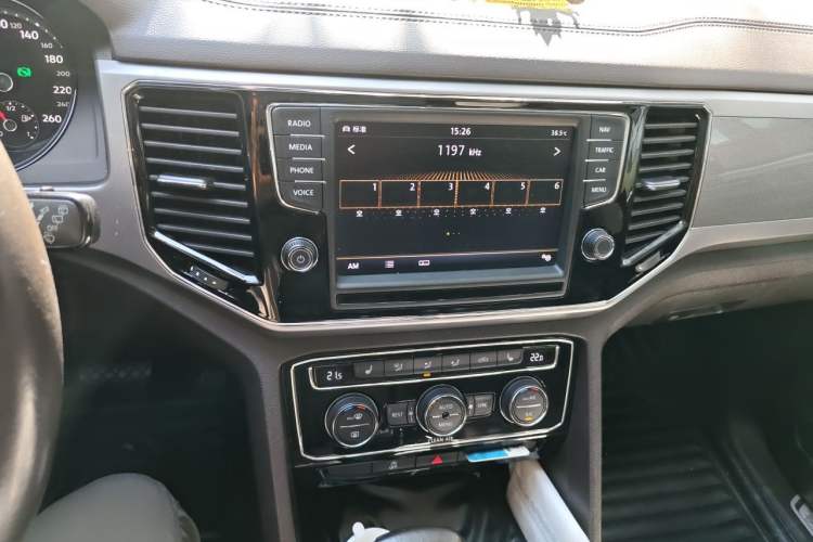 Used Volkswagen Teramont 2017 380TSI Four-Wheel Drive Luxury Edition Audio And AC Panel