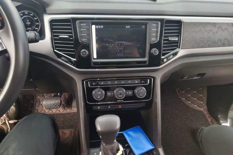 Used Volkswagen Teramont 2017 380TSI Four-Wheel Drive Flagship Edition Audio And AC Panel