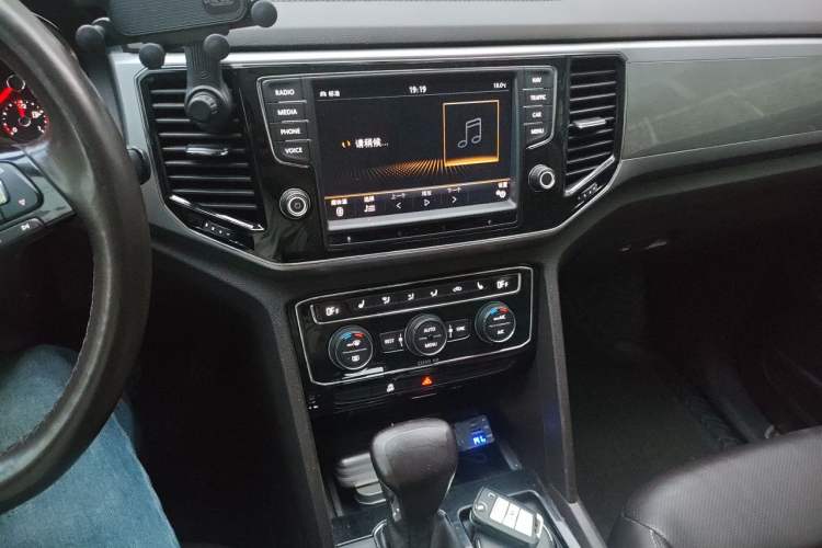 Used Volkswagen Teramont 2017 380TSI Four-Wheel Drive Luxury Edition Audio And AC Panel