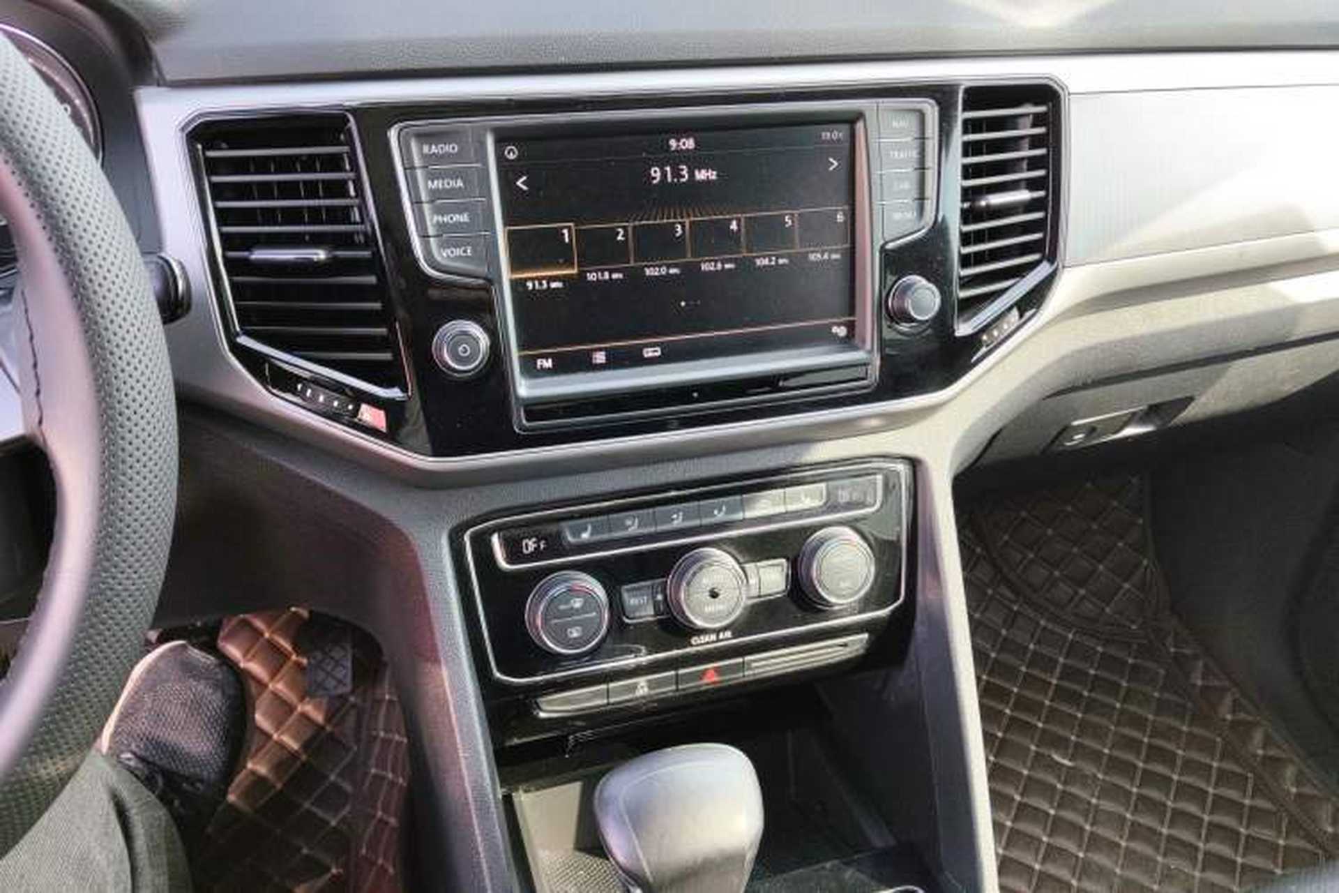 Used Volkswagen Teramont 2017 330TSI Two-Wheel-Drive Luxury Edition Audio And AC Panel