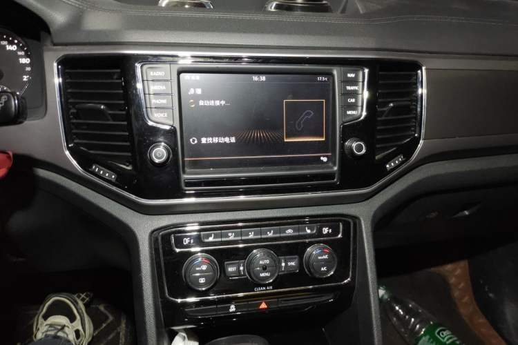 Used Volkswagen Teramont 2017 380TSI Four-Wheel Drive Luxury Edition Audio And AC Panel