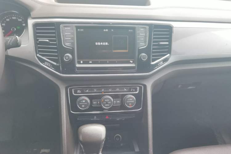 Used Volkswagen Teramont 2017 530 V6 Four-Wheel Drive Luxury Edition Audio And AC Panel