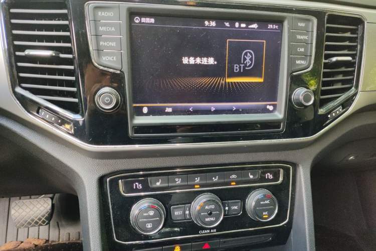 Used Volkswagen Teramont 2017 330TSI Two-Wheel-Drive Luxury Edition Audio And AC Panel