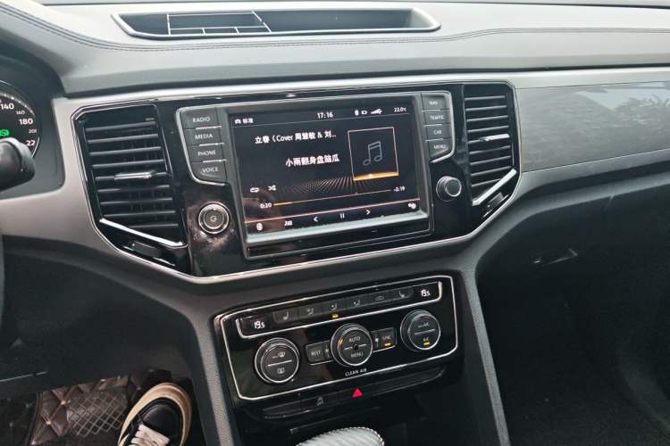 Used Volkswagen Teramont 2017 380TSI Four-Wheel Drive Luxury Edition Audio And AC Panel