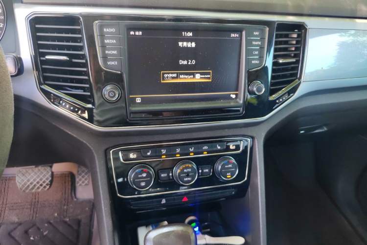 Used Volkswagen Teramont 2017 380TSI Four-Wheel Drive Luxury Edition Audio And AC Panel