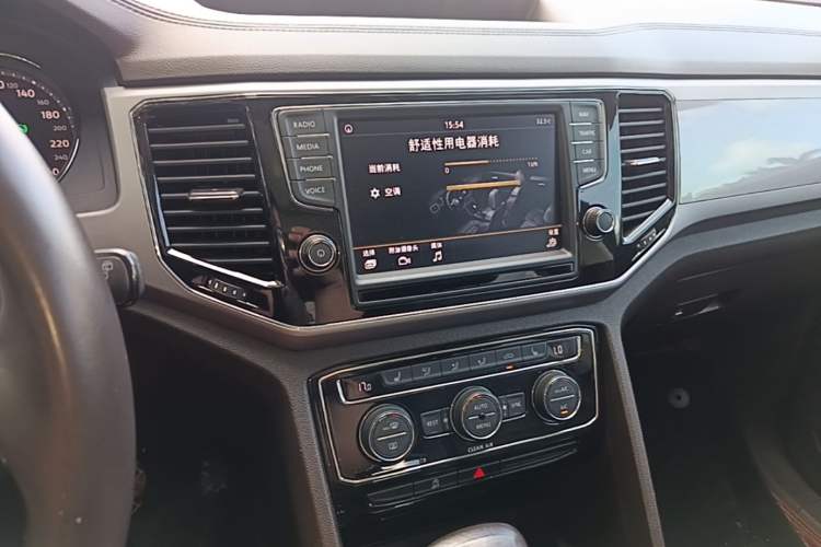 Used Volkswagen Teramont 2017 330TSI Two-Wheel-Drive Luxury Edition Audio And AC Panel