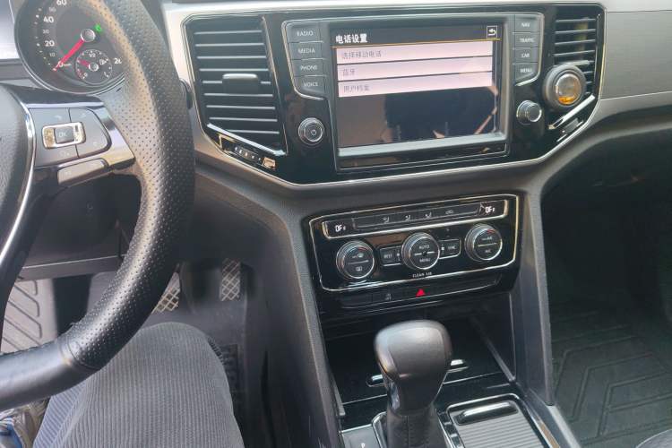 Used Volkswagen Teramont 2017 380TSI Four-Wheel Drive Comfort Edition Audio And AC Panel