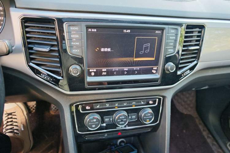 Used Volkswagen Teramont 2017 380TSI Four-Wheel Drive Luxury Edition Audio And AC Panel