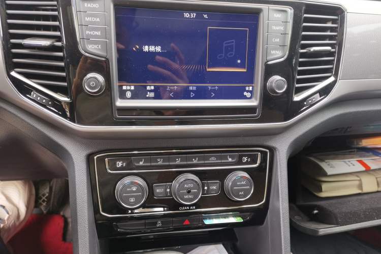 Used Volkswagen Teramont 2017 380TSI Four-Wheel Drive Luxury Edition Audio And AC Panel