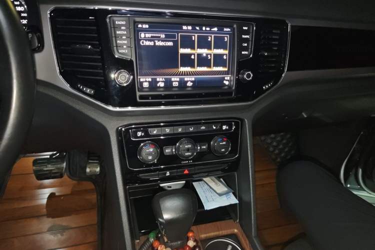 Used Volkswagen Teramont 2017 380TSI Four-Wheel Drive Luxury Edition Audio And AC Panel