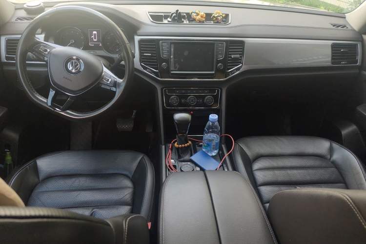 Used Volkswagen Teramont 2017 530 V6 Four-Wheel Drive Luxury Edition Center Console