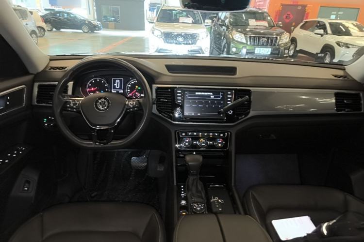 Used Volkswagen Teramont 2017 530 V6 Four-Wheel Drive Luxury Edition Center Console