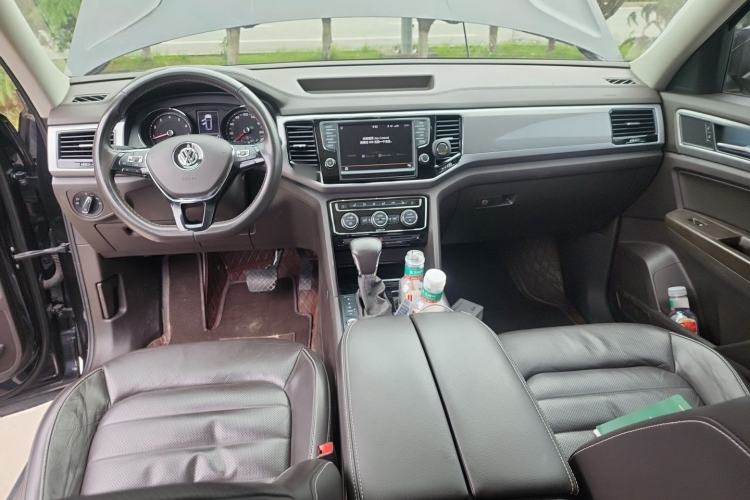 Used Volkswagen Teramont 2017 330TSI Two-Wheel-Drive Luxury Edition Center Console