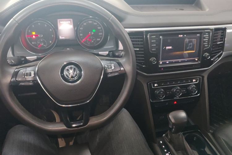 Used Volkswagen Teramont 2017 330TSI Two-Wheel-Drive Luxury Edition Center Console