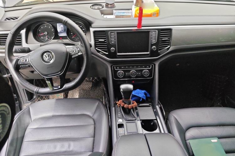 Used Volkswagen Teramont 2017 330TSI Two-Wheel-Drive Luxury Edition Center Console